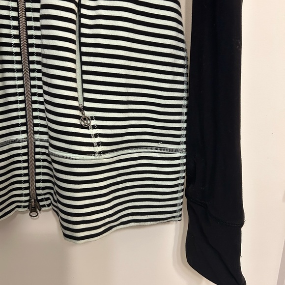 Lululemon Daily Yoga Full Zip Jacket in Mint Moment Black - Picture 6 of 13